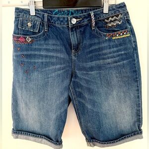 Gap Big Girls Bermuda Denim Capri Embroidered Jeans Pants Shorts
Size 16 Plus